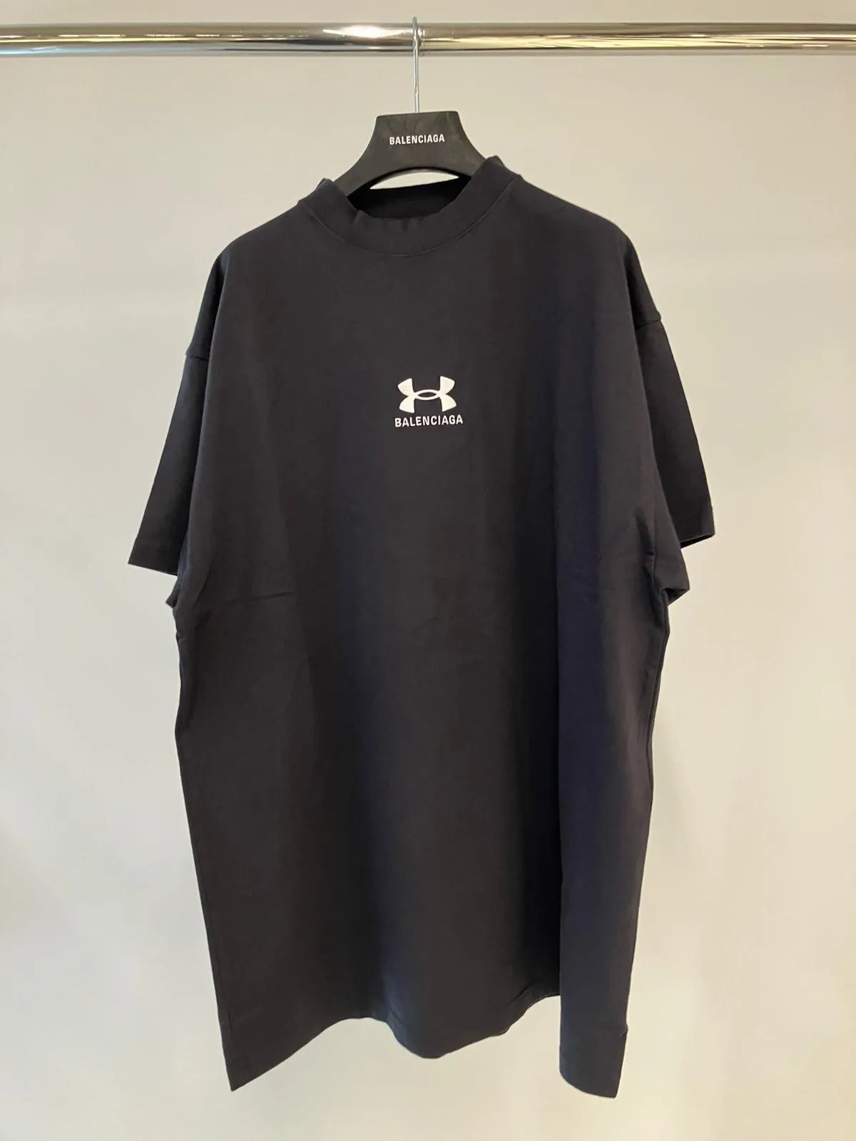 BALENCIAGA  |Under Armour® T-shirt Oversized Fit in Red/white