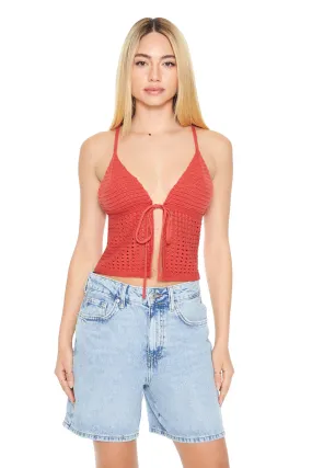 Camisole en tricot crocheté avec attache