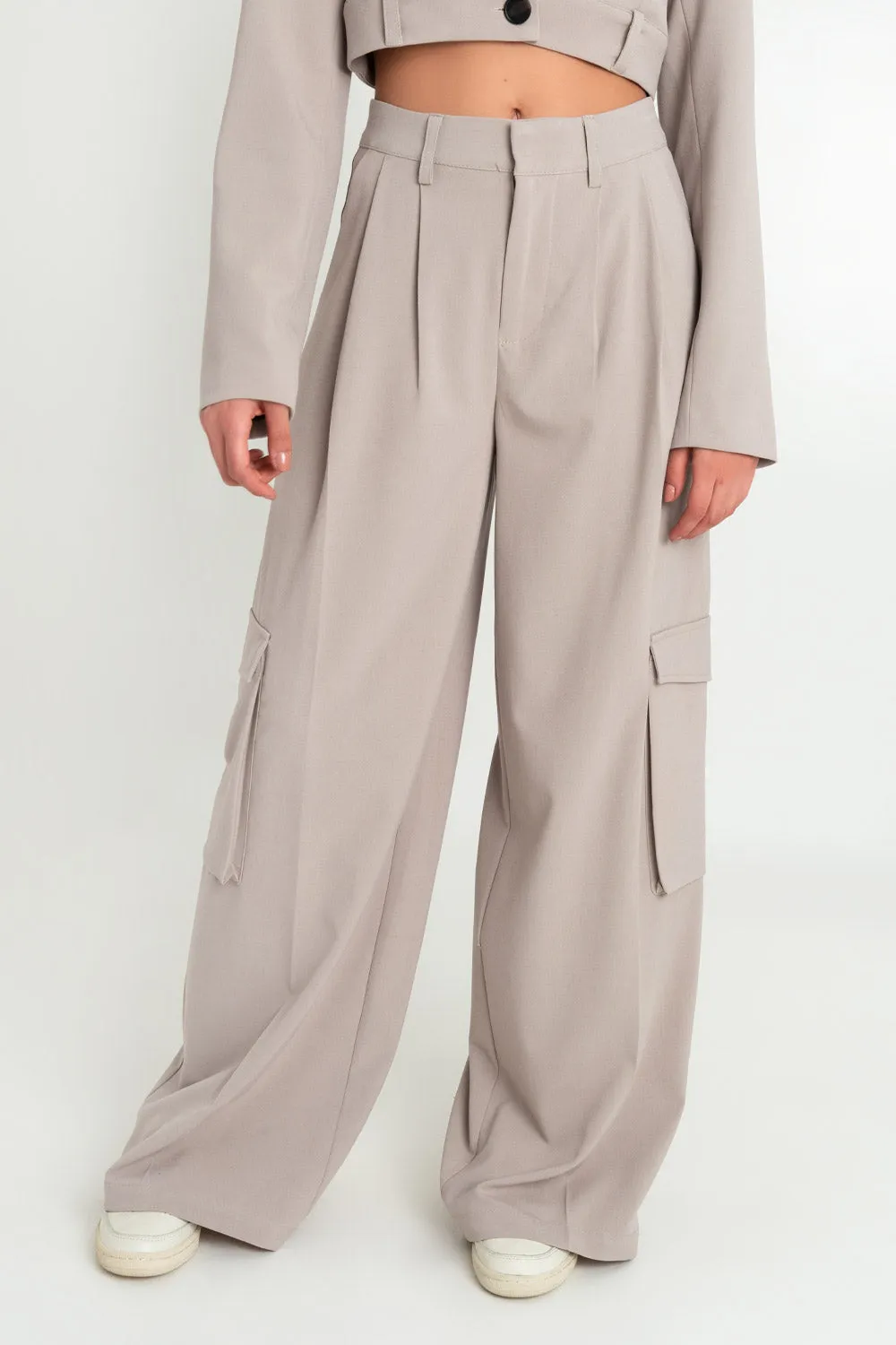 Pantalón cargo wide leg fit con pinzas