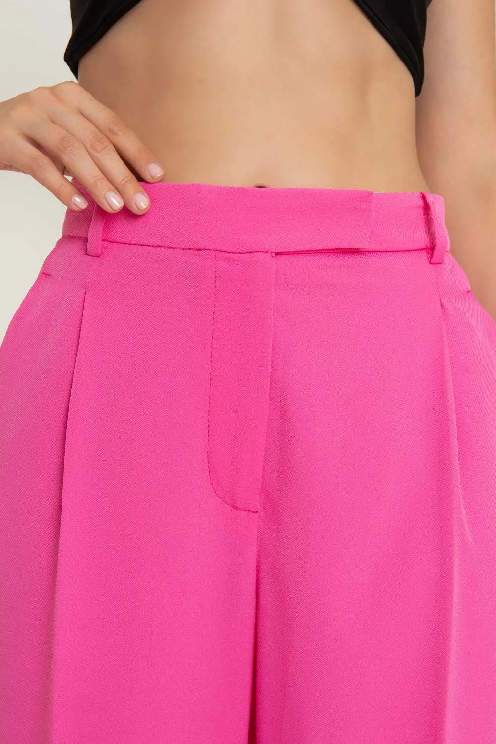 Pantalón de tiro alto fit wide leg con pinzas