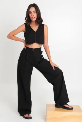 Pantalón fit wide leg de tiro alto con pinzas