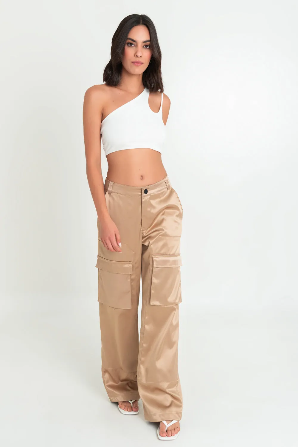 Pantalón satinado cargo de wide leg fit