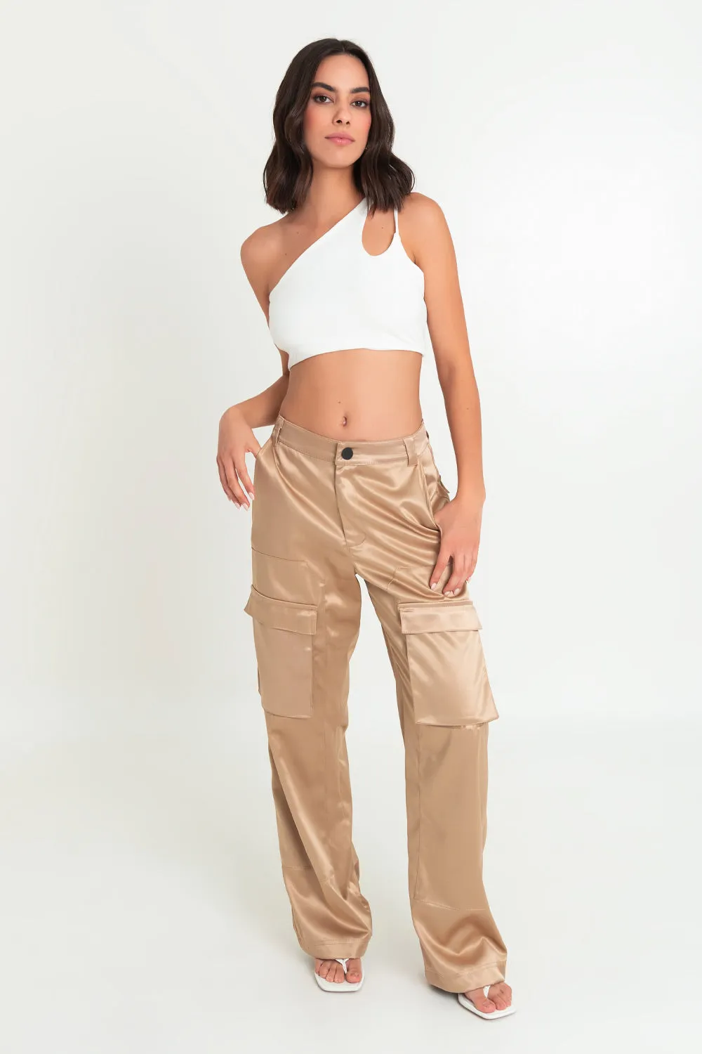 Pantalón satinado cargo de wide leg fit