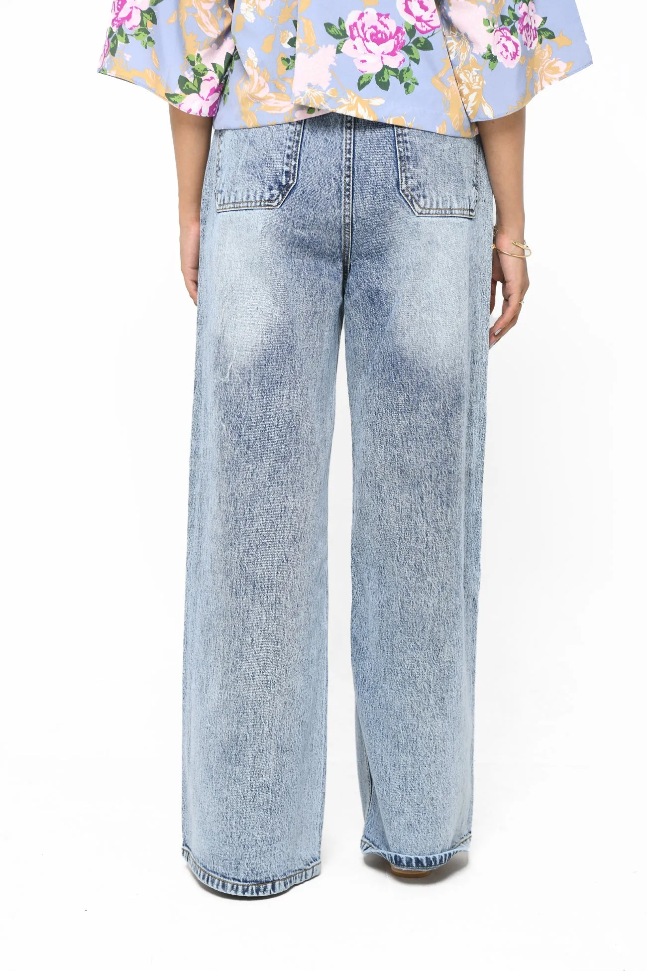 SUPER WIDE-LEG LOW-RISE JEANS