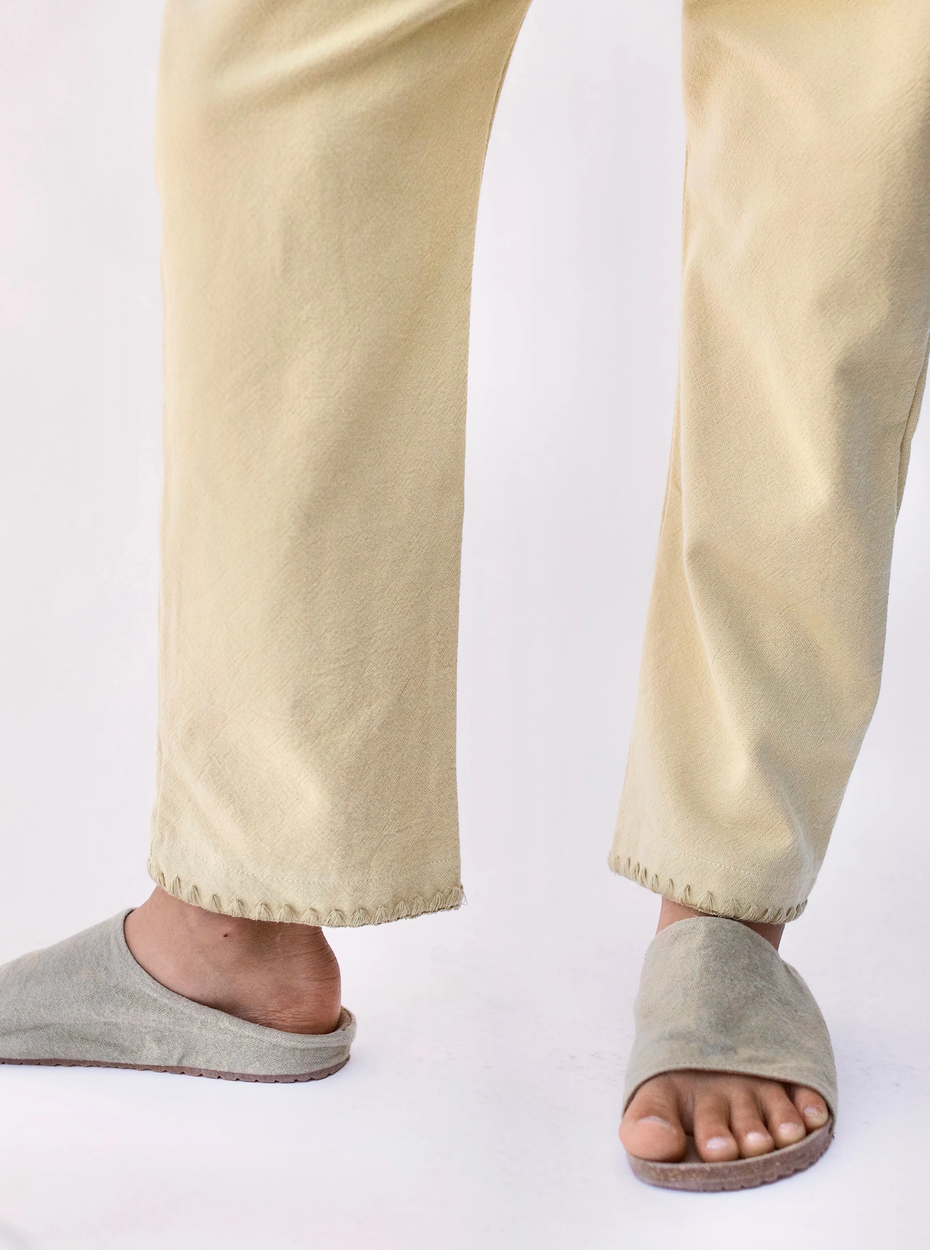 VALAN TROUSERS | PARSNIP WITH DRIED HERB STITCH