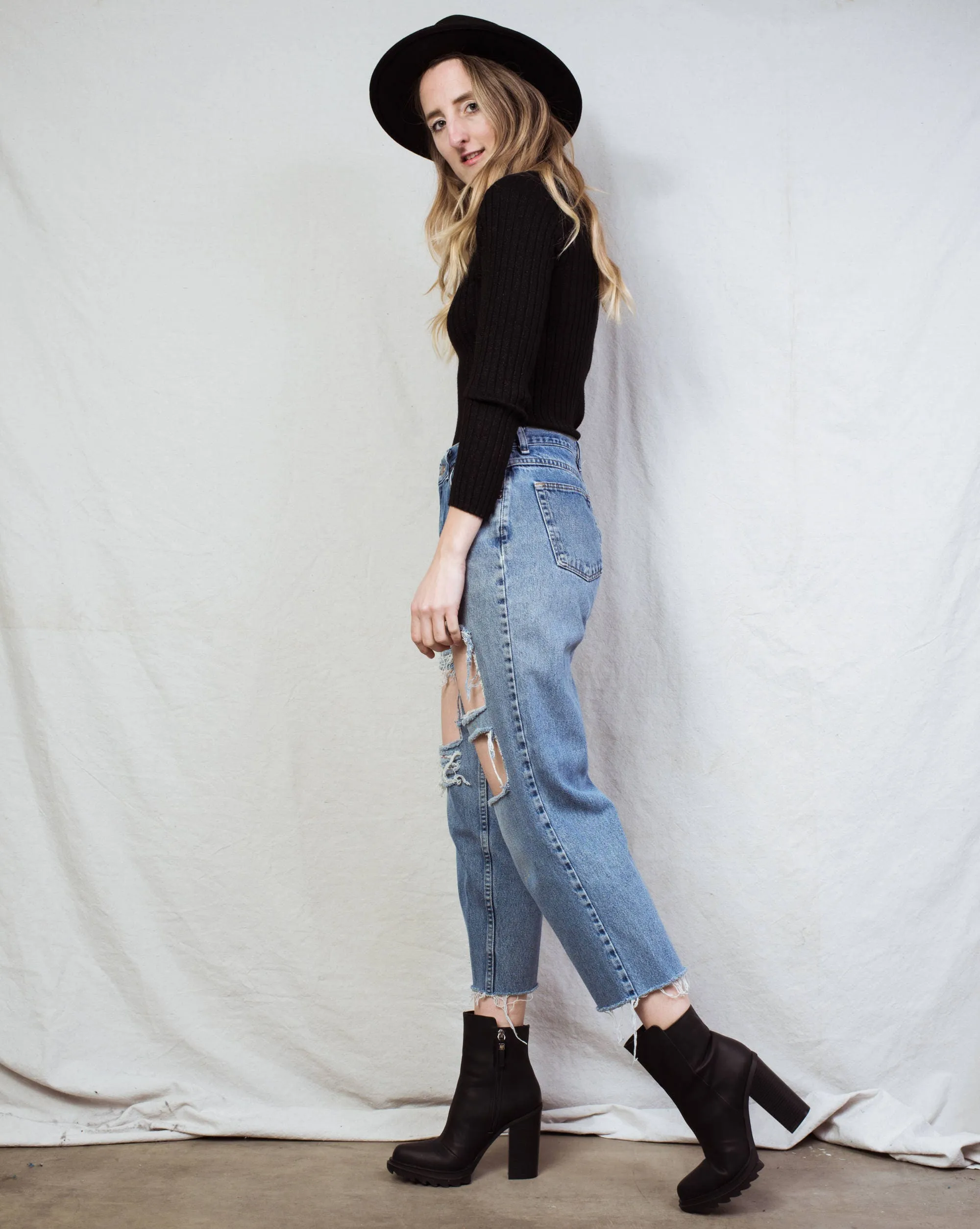 Vintage Distressed Denim Pants (M)